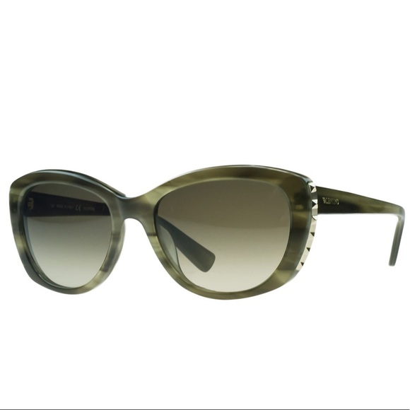 Valentino Accessories - Authentic Valentino v649s sunglasses